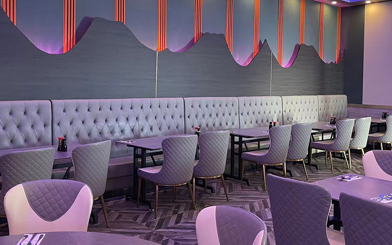 Sophisticated Music Restaurant Seating