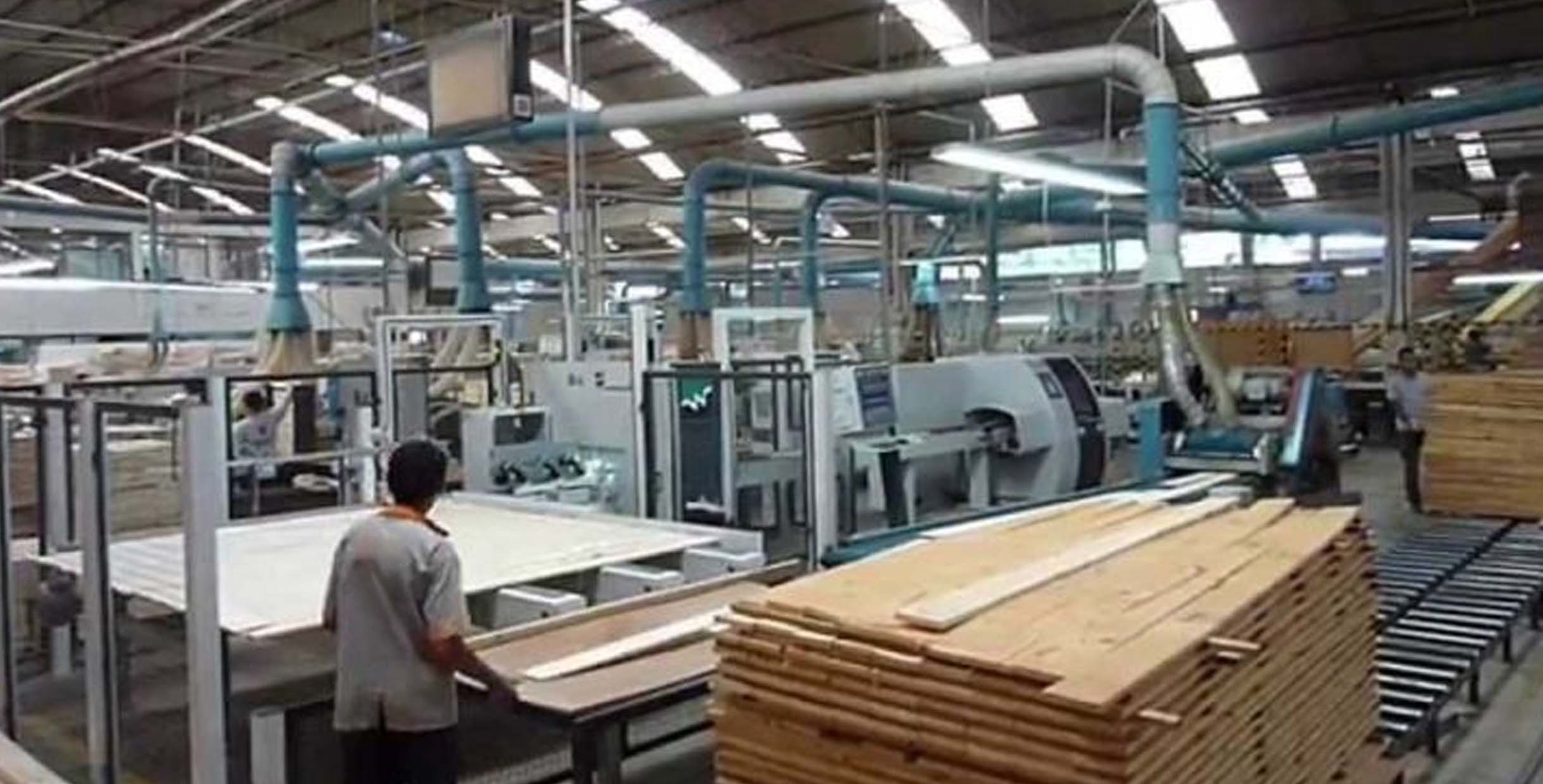 Mingmeng’s Modern Restaurant Furniture Sets — Where Function Meets Aesthetics2 bird’s-eye view of a modern furniture manufacturing factory with CNC machines and upholstery sections